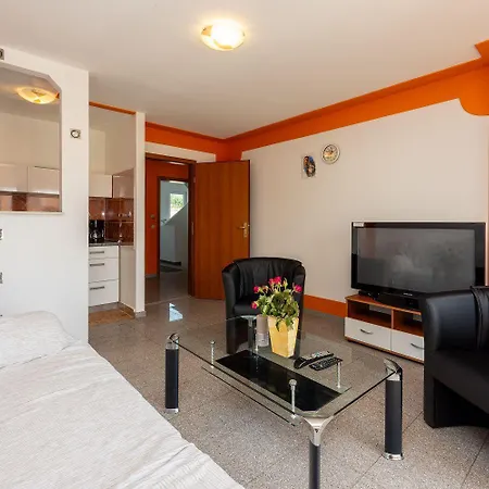 Bezaubernde Nur 500 Meter Zum Mit Meerblick, Privatpool, Grill, Waschmaschine Feriehus Novi Vinodolski
