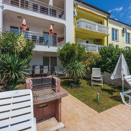 Bezaubernde Nur 500 Meter Zum Mit Meerblick, Privatpool, Grill, Waschmaschine Feriehus Novi Vinodolski