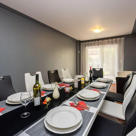 Bezaubernde Nur 500 Meter Zum Mit Meerblick, Privatpool, Grill, Waschmaschine Novi Vinodolski