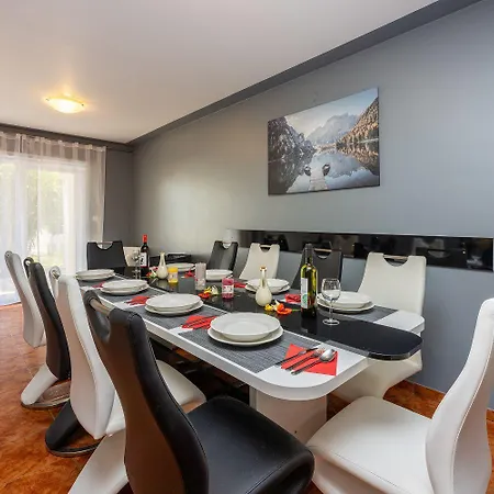 Bezaubernde Nur 500 Meter Zum Mit Meerblick, Privatpool, Grill, Waschmaschine Prázdninový dům Novi Vinodolski