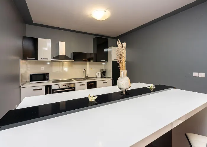 Bezaubernde Nur 500 Meter Zum Mit Meerblick, Privatpool, Grill, Waschmaschine Novi Vinodolski